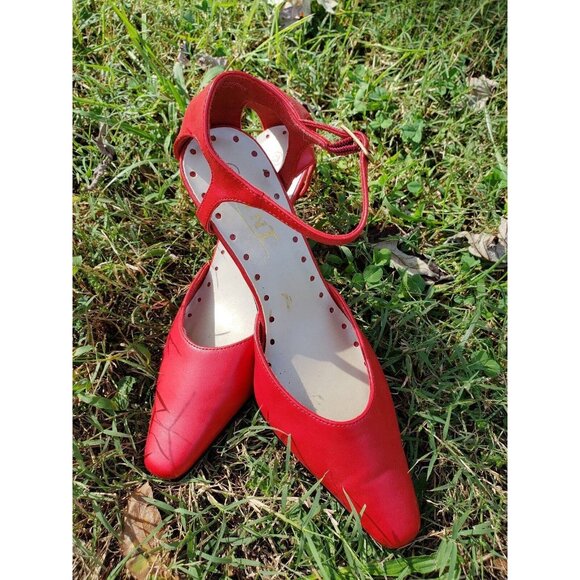 TNT Stiletto Heels Womens 6M Red Ankle Buckle Pump - Picture 2 of 11